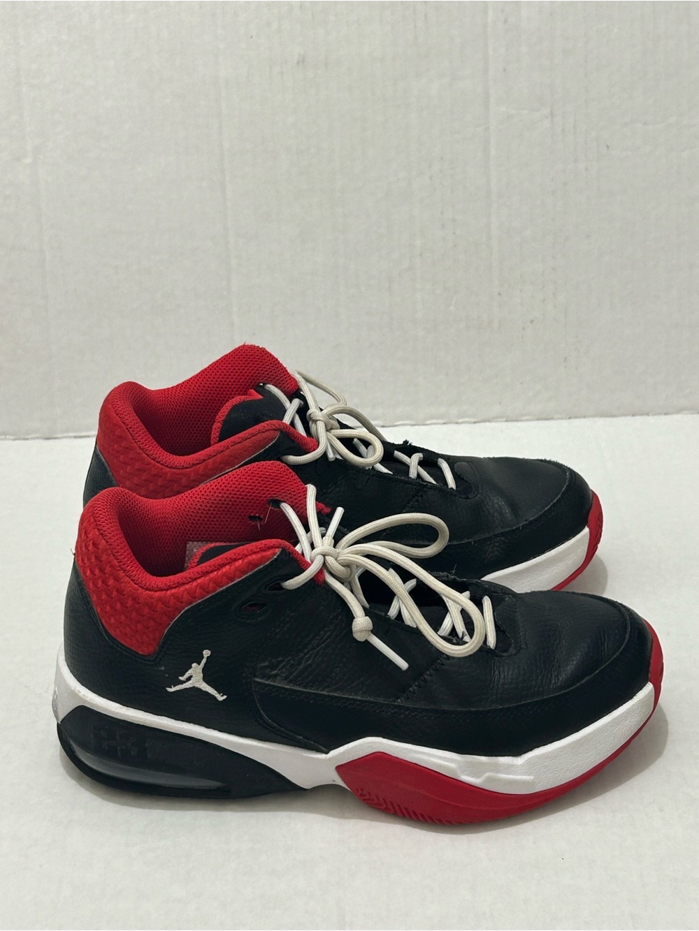 Jordan Air Jordan Boys Low Top Basketball Sneakers Black/Red/ White US 5 Y